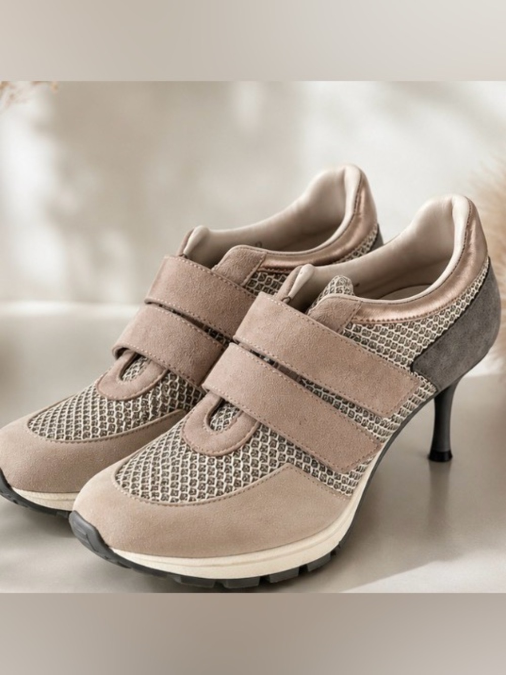 SNEEX Women’s Suede & Mesh Velcro Sneaker in Blush, beige and grey